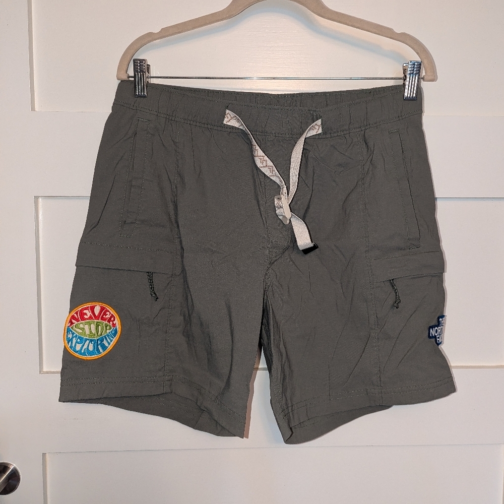 The North Face Men's medium shorts. North Face medium mens shorts.